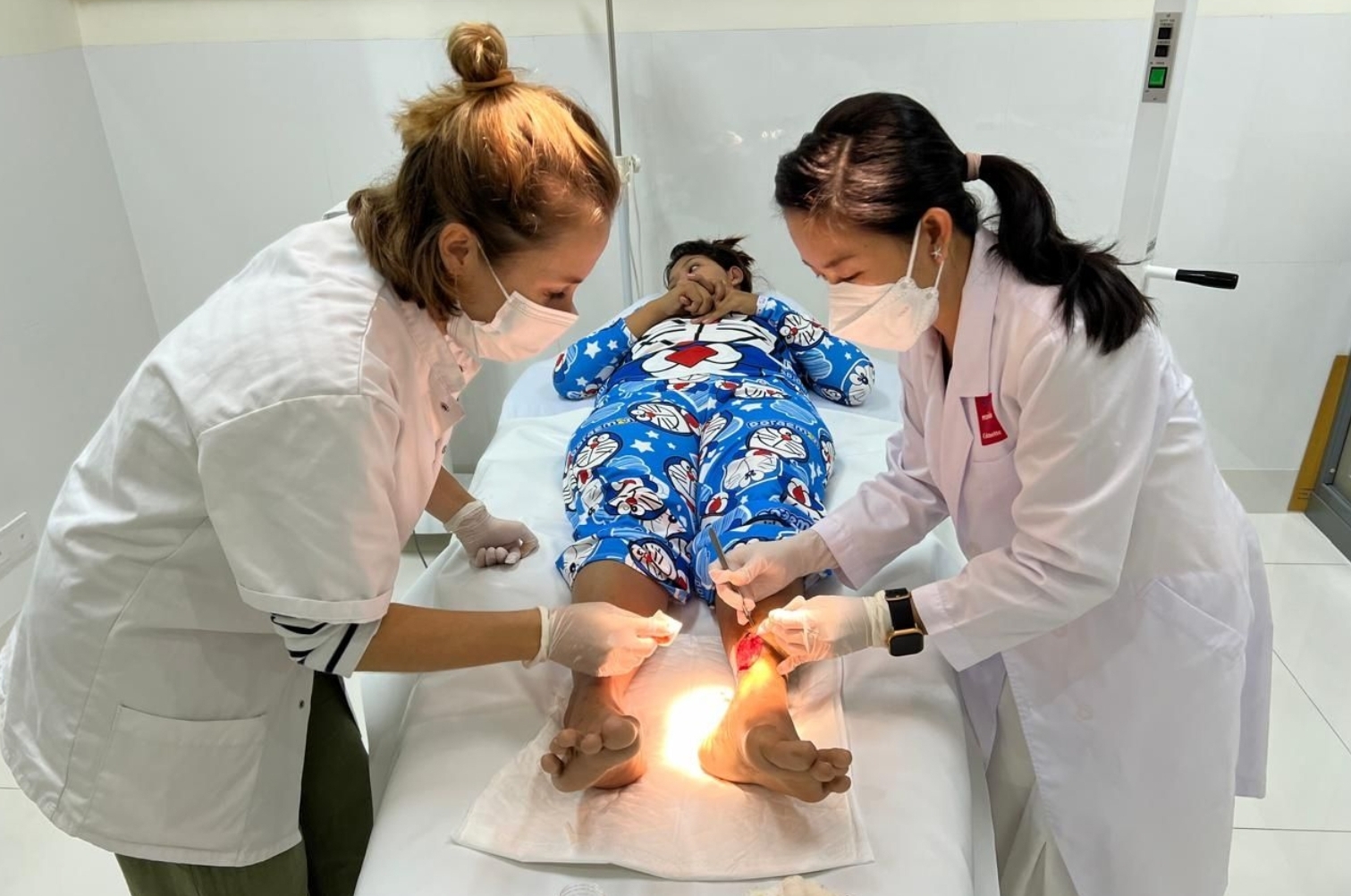 Consultation dermatologique sur le terrain